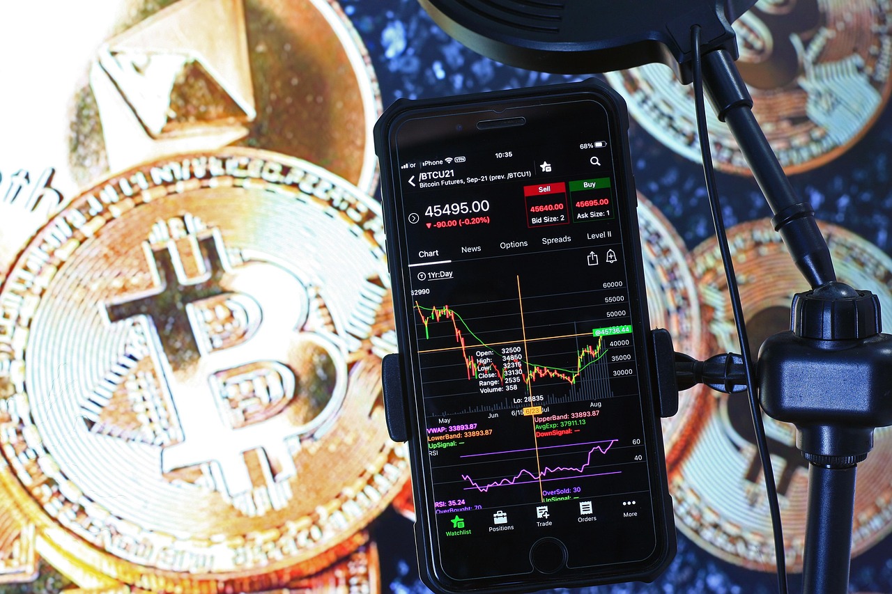 余弦：Hyperliquid上50倍杠杆巨鲸再以452万USDC做多ETH！爆仓价1391美元